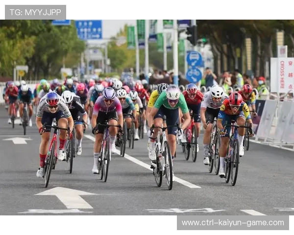 自行车公路赛选手策略调整影响最终冲刺结果，公路赛自行车比赛视频